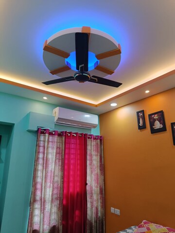 Furnished Amenities in 2 BHK Apartment at Netaji Subhas Chandra Bose Road – for Sale
