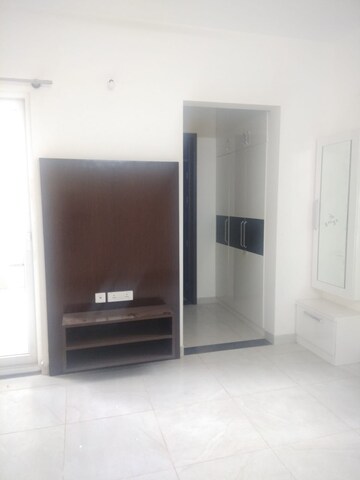 Room in 2 BHK Apartment at Shakti Khand – for Rent