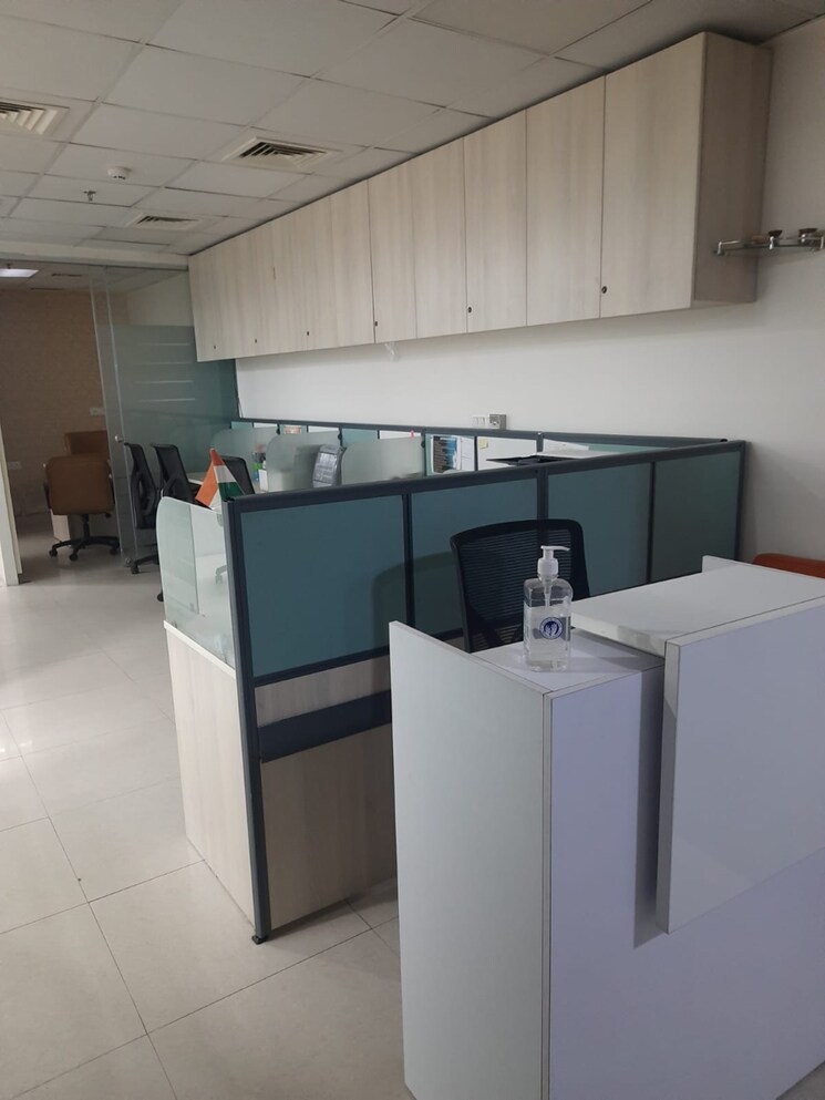 Team Area, beaver-the-corenthum Commercial Office Space in IT/SEZ 1232 Sq.Ft. In Wazidpur Noida 8844508