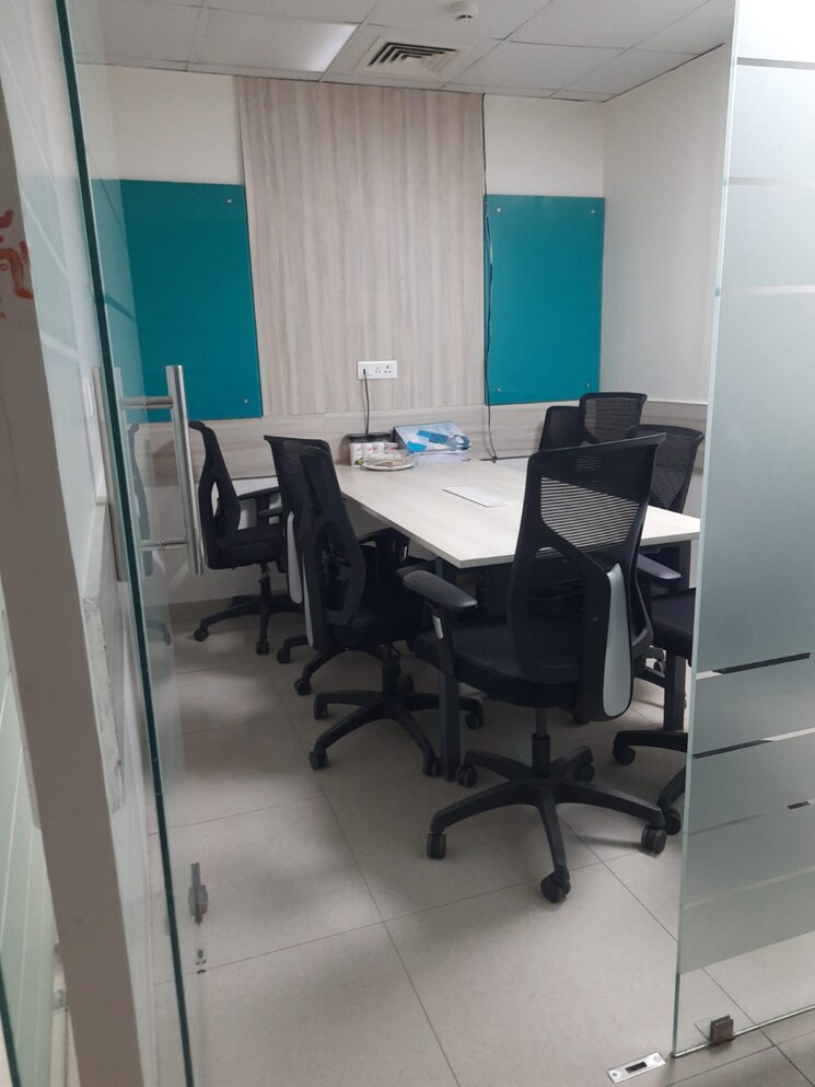 Team Area, beaver-the-corenthum Commercial Office Space in IT/SEZ 1232 Sq.Ft. In Wazidpur Noida 8844508