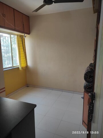 Room in 2 BHK Apartment at Padmaja Park Phase 1, Katraj – for Rent