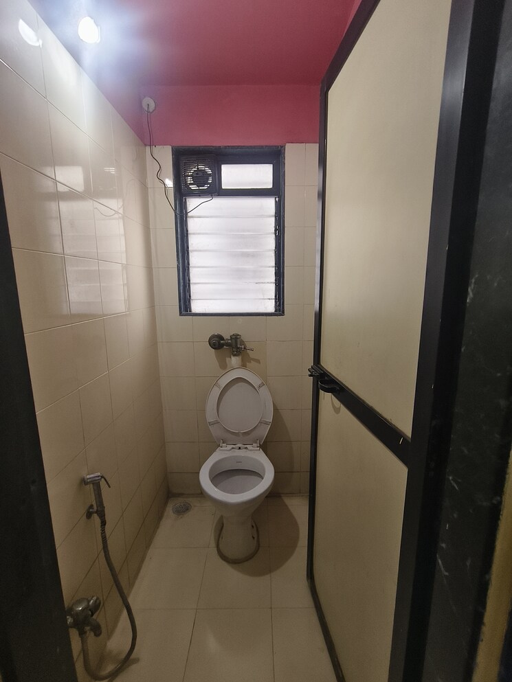 Bathroom, puranik-city 1 Bedroom 421 Sq.Ft. Apartment In Kasarvadavali Thane 8844637