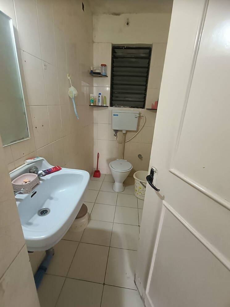 Bathroom, oxford-comforts 2 Bedroom 1200 Sq.Ft. Apartment In Wanwadi Pune 8844619