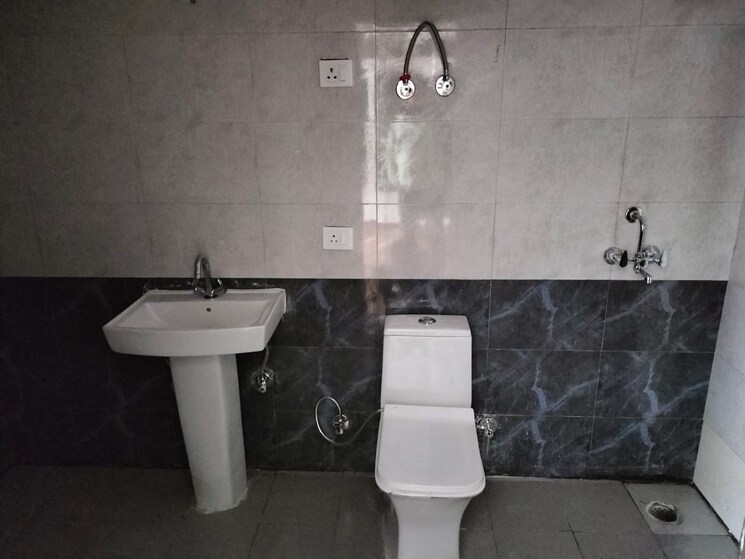 Bathroom, lord-mahavira-apartment 1 RK 400 Sq.Ft. Apartment In Sector 29 Noida 8844566