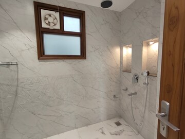 Room in 3.5 BHK Builder Floor at Uday Arden 45, Sector 45 – for Rent