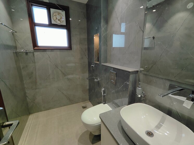 Bathroom, uday-arden-45 3.5 Bedroom 2250 Sq.Ft. Builder Floor In Sector 45 Gurgaon 8844806