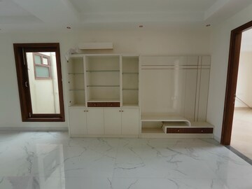 Room in 3.5 BHK Builder Floor at Uday Arden 45, Sector 45 – for Rent
