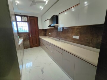 Kitchen in 3.5 BHK Builder Floor at Uday Arden 45, Sector 45 – for Rent