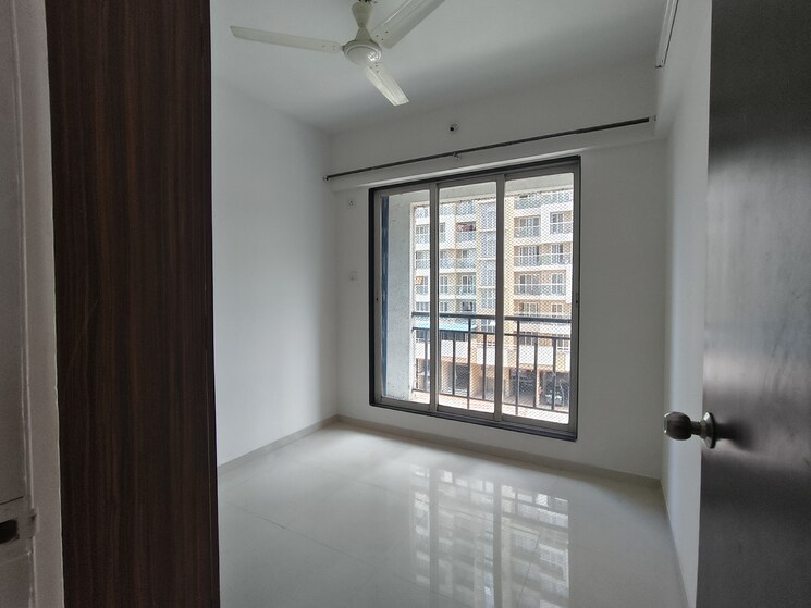 Room, shree-savali 2 Bedroom 905 Sq.Ft. Apartment In Mogharpada Thane 8844751
