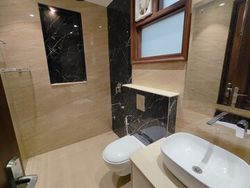 Master Bedroom in 3.5 BHK Builder Floor at Uday Arden 45, Sector 45 – for Rent