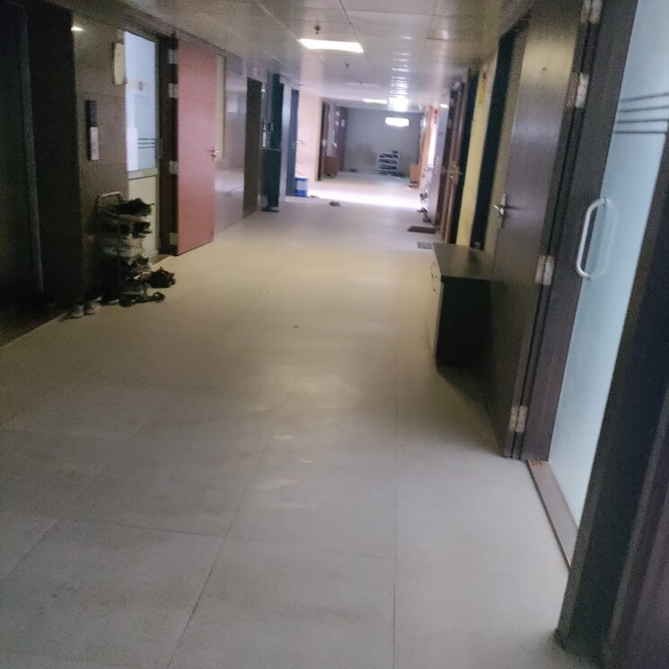  Parking, science city Commercial Office Space 755 Sq.Ft. In Science City Ahmedabad 8844877