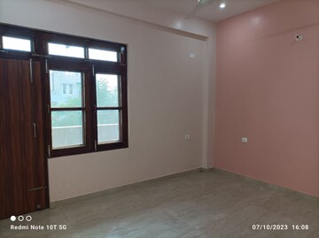 Room in 3 BHK Villa at Sushant Golf City – for Rent