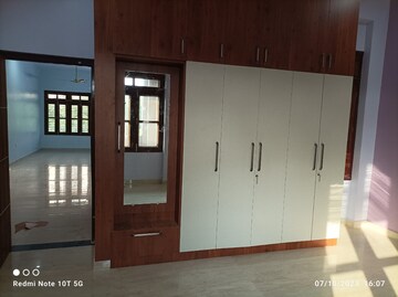 Room in 3 BHK Villa at Sushant Golf City – for Rent