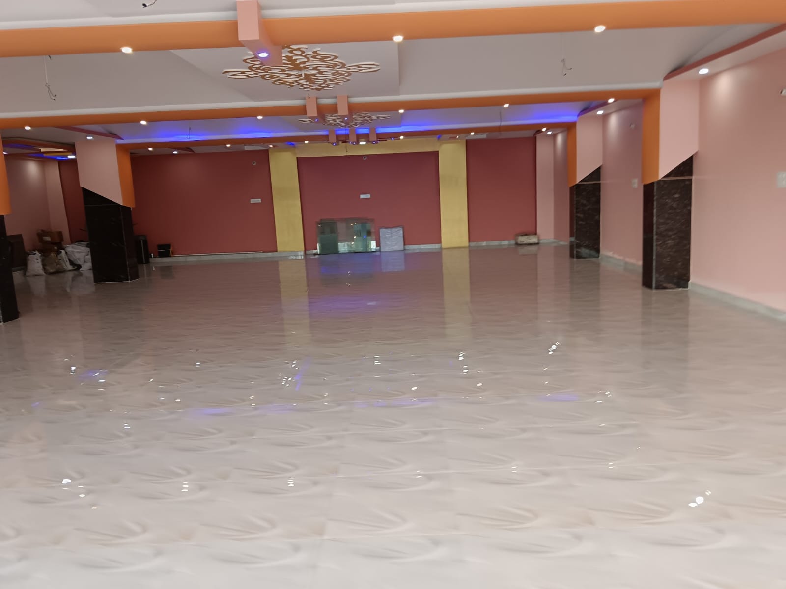 Office Space For Rent in Aliganj