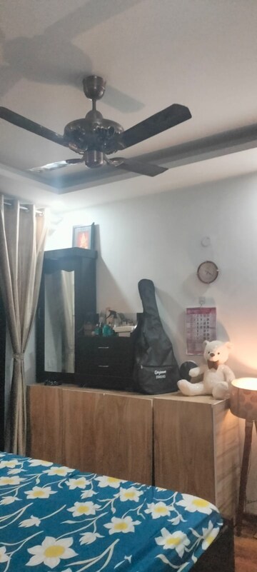 Living Room in 2.5 BHK Builder Floor at Signature Global Park 4 and 5, Sohna Sector 36 – for Sale
