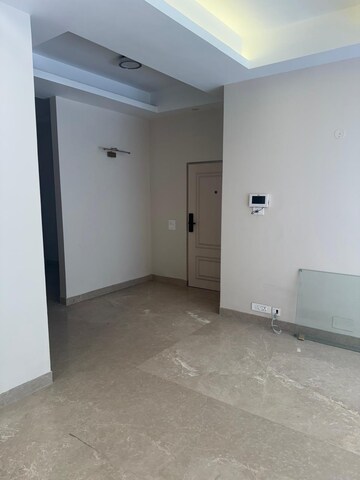 Room in 3 BHK Builder Floor at Dlf Phase ii – for Sale