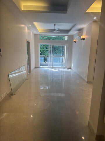 Building Lobby in 3 BHK Builder Floor at Dlf Phase ii – for Sale