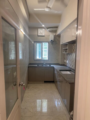 Building Lobby in 3 BHK Builder Floor at Dlf Phase ii – for Sale