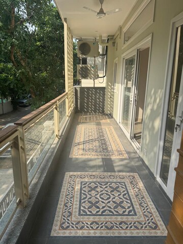 Balcony in 3 BHK Builder Floor at Dlf Phase ii – for Sale