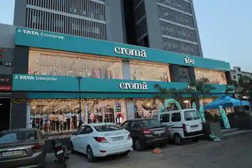  Office Space – Exterior View View at Satyam 64, Sola - for Rent