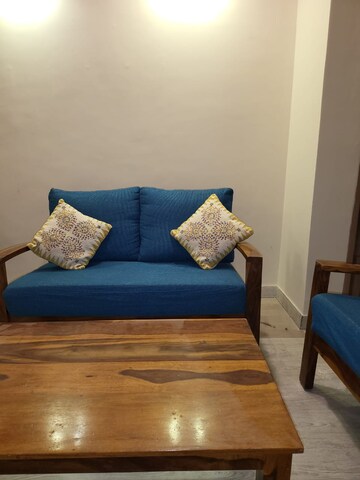 Living Room in 4 BHK Builder Floor at Dlf Phase ii – for Rent