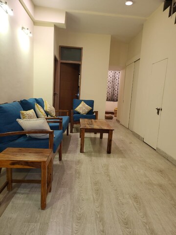 Living Room in 4 BHK Builder Floor at Dlf Phase ii – for Rent