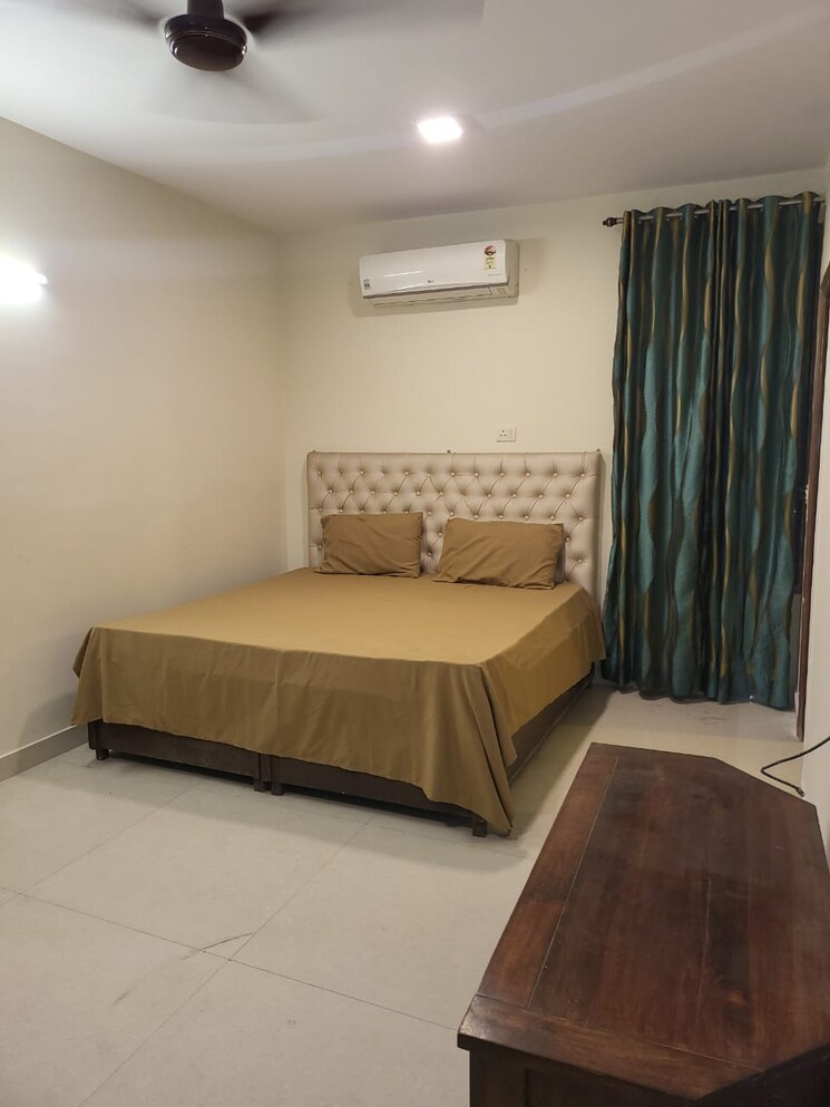 Bedroom, dlf phase ii 4 Bedroom 3000 Sq.Ft. Builder Floor In Dlf Phase ii Gurgaon 8845321