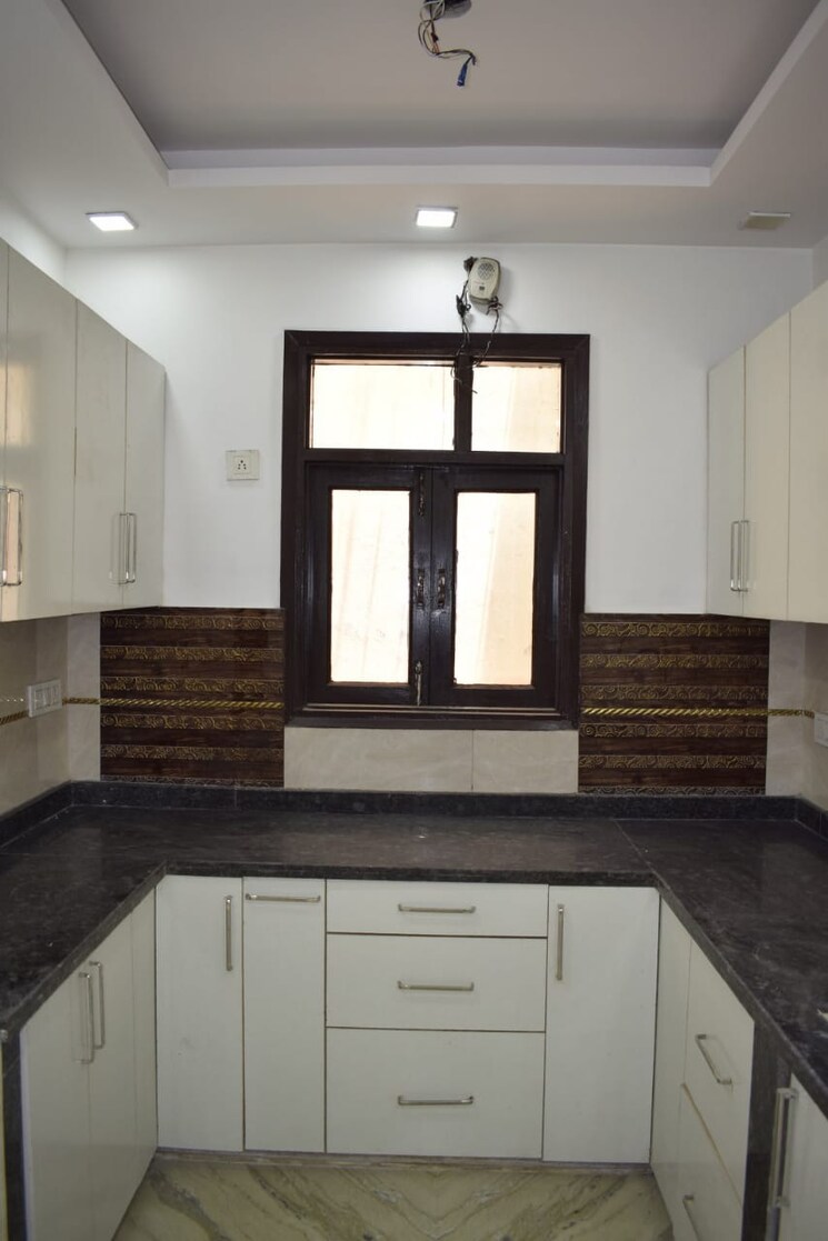 Kitchen, mahaveer nagar 2 Bedroom 750 Sq.Ft. Builder Floor In Mahaveer Nagar Delhi 8845336