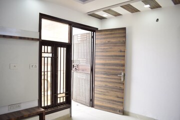 Room in 2 BHK Builder Floor at Mahaveer Nagar – for Sale