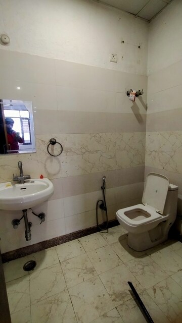 Bathroom in 2 BHK Independent House at Gomti Nagar – for Rent