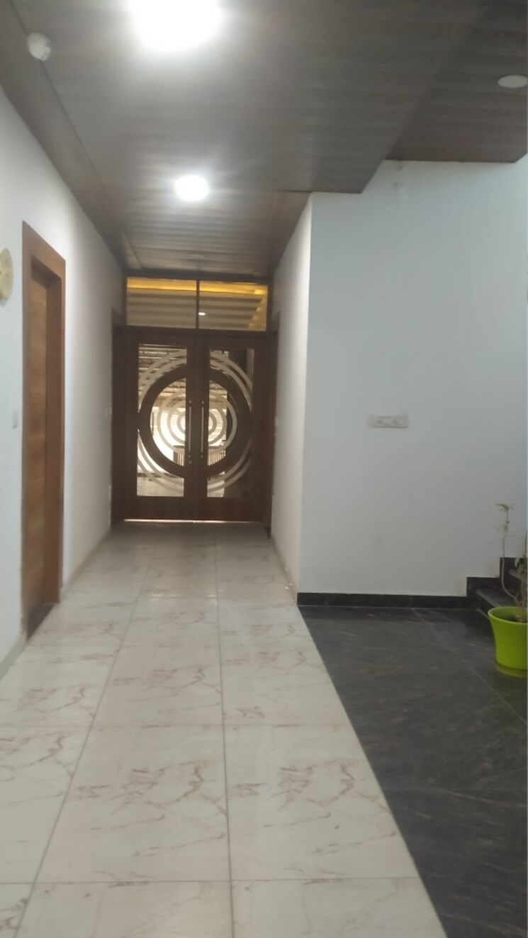 undefined, gomti nagar Commercial Office Space 1100 Sq.Ft. In Gomti Nagar Lucknow 8845441
