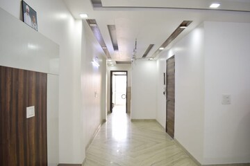 Building Lobby in 2 BHK Builder Floor at Mahaveer Nagar – for Sale