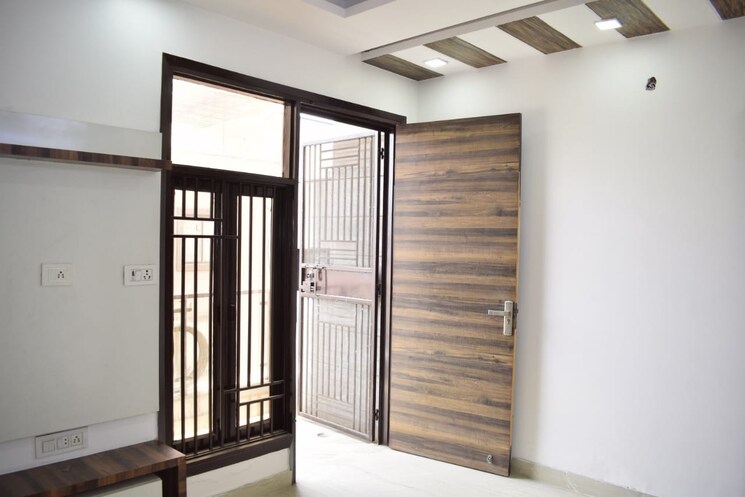 Room, mahaveer nagar 2 Bedroom 75 Sq.Yd. Builder Floor In Mahaveer Nagar Delhi 8845389