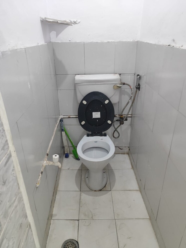 Bathroom, rwa-apartments 1 Bedroom 1200 Sq.Ft. Independent House In Sector 31 Noida 8845552