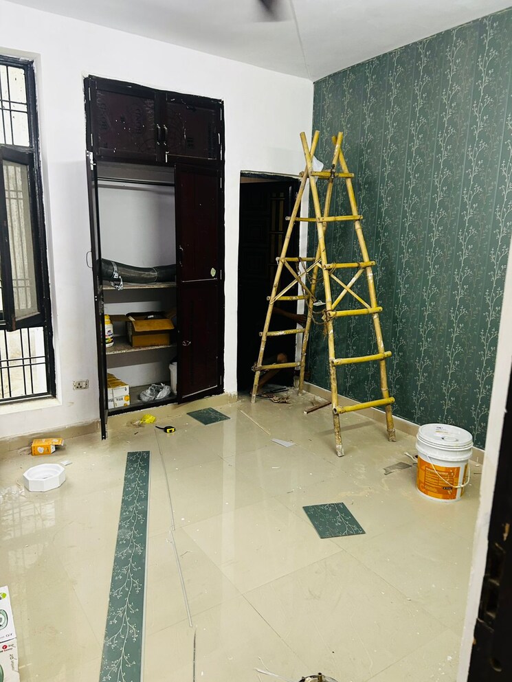 Living Room, sector 91 3 Bedroom 134 Sq.Yd. Apartment In Sector 91 Faridabad 8845533