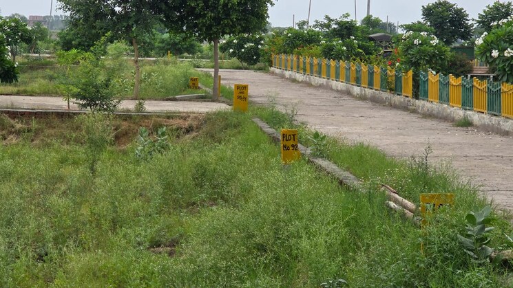 Garden, tappal  300 Sq.Yd. Plot In Tappal Aligarh 8845726