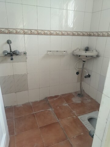 Bathroom in 1 RK Independent House at RWA Apartments Sector 50, Sector 50 – for Rent