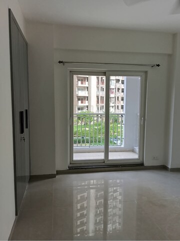 Room in 3 BHK Apartment at Shri Radha Sky Gardens, Sector 16b Greater Noida – for Rent