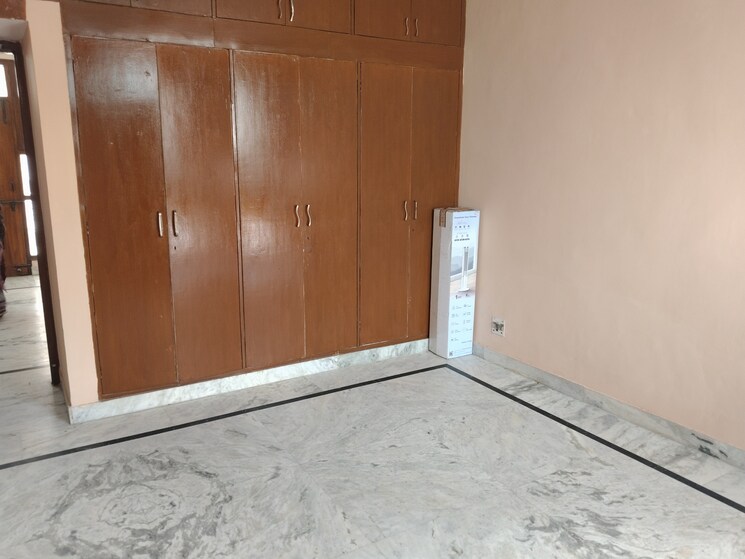 Room, sector 21c 3 Bedroom 1450 Sq.Ft. Apartment In Sector 21c Faridabad 8845727
