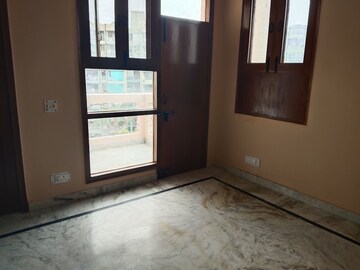 Room in 3 BHK Apartment at Sector 21c – for Rent