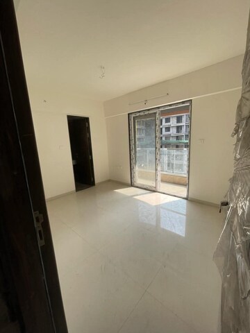 Room in 4 BHK Apartment at Shubh Gateway, Viman Nagar – for Rent