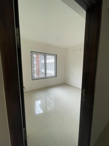 Room in 4 BHK Apartment at Shubh Gateway, Viman Nagar – for Rent