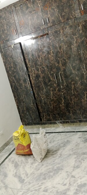 Furnished Amenities in 1.5 BHK Builder Floor at Dayanand Colony – for Sale