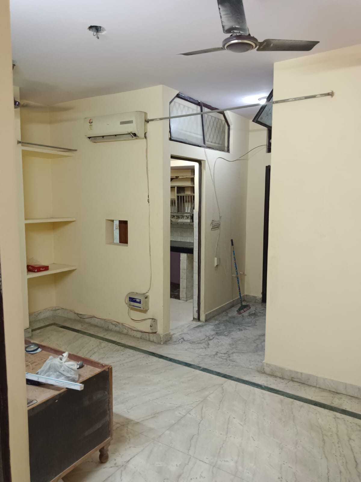 1 BHK Builder Floor For Rent in Lajpat NagaR-4