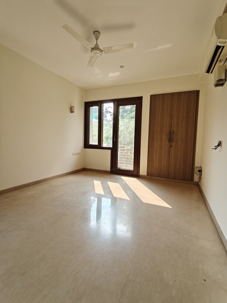 Room, east of kailash 3 Bedroom 1125 Sq.Ft. Builder Floor In East Of Kailash Delhi 8845862