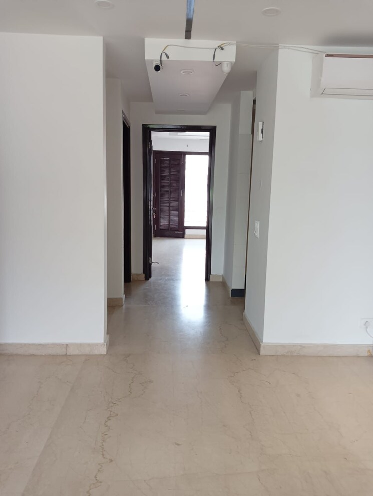 Room, east of kailash 3 Bedroom 1125 Sq.Ft. Builder Floor In East Of Kailash Delhi 8845862
