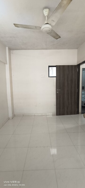 Room in 1 BHK Apartment at Sunrise CHS Mhada, Goregaon East – for Rent