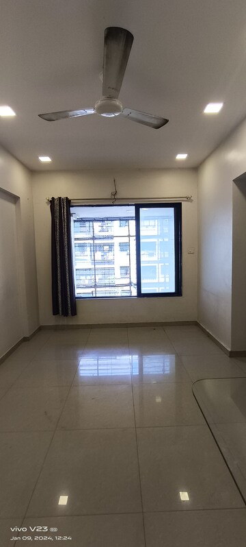 Room in 1 BHK Apartment at Sunrise CHS Mhada, Goregaon East – for Rent