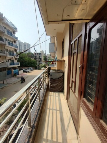 Balcony in 2 BHK Builder Floor at Ameya One, Sector 42 – for Rent
