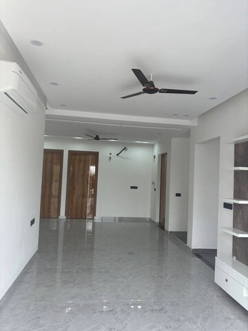 Building Lobby in 3 BHK Builder Floor at Green Park – for Rent